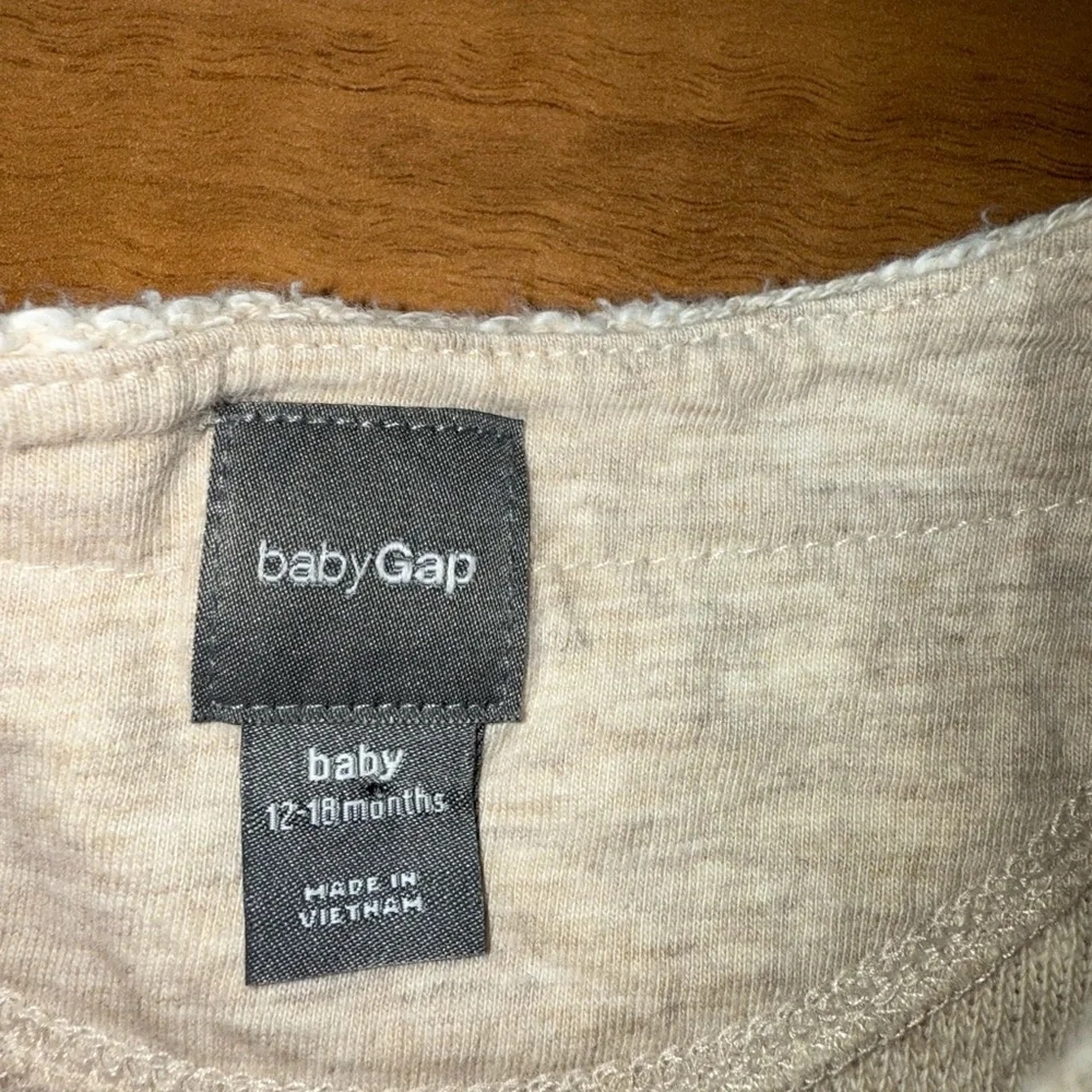 GAP‎ baby zip up sweater, heathered oatmeal color SZ 12-18 months classic